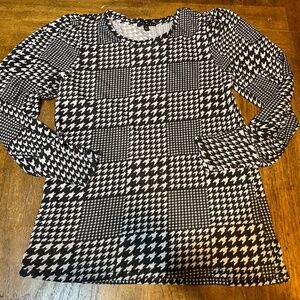 Women’s long sleeve shirt size small